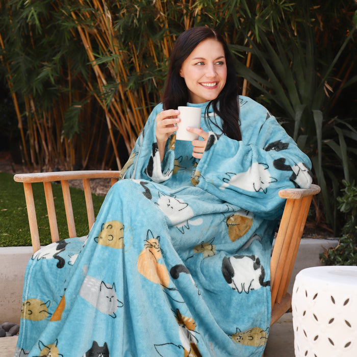 Pet Pattern Fleece Wearable Blanket With Sleeve